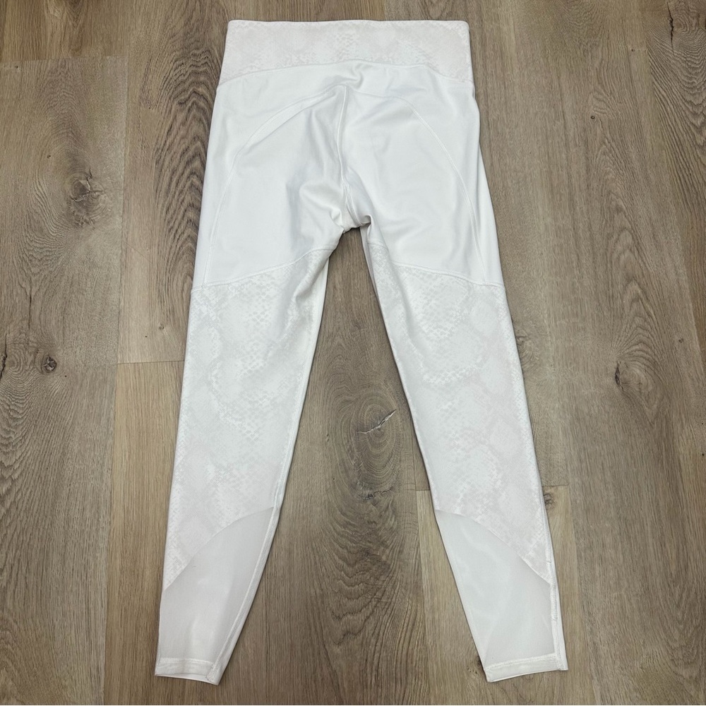 Athleta Stay Fly 7/8 Tight Legging in White - Picture 2 of 6